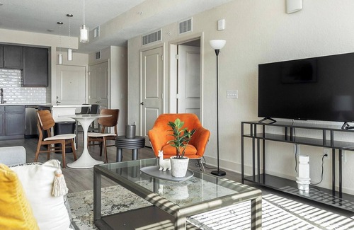 Palmetto Apartment | Landing | Beautiful 1BD, Gym, Pool