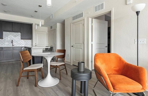 Palmetto Apartment | Landing | Beautiful 1BD, Gym, Pool