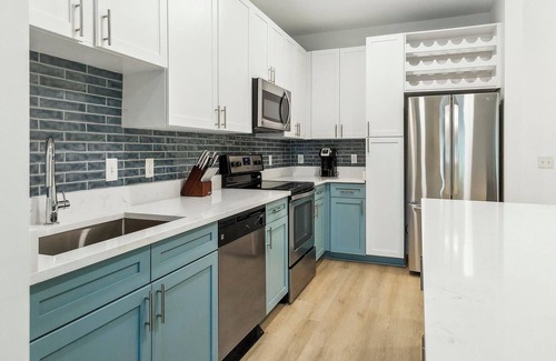 Eden Apartment | Landing | Beautiful 1BD, Gym, Yoga Studio