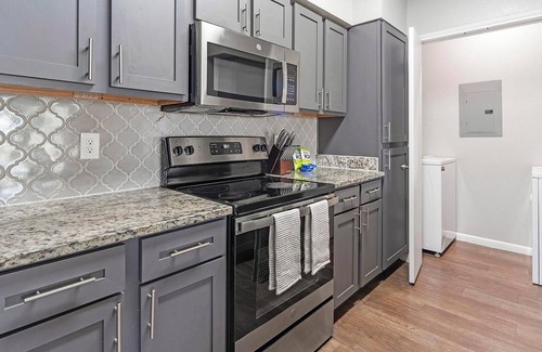 San Antonio Apartment | Landing | Beautiful 2BD, Clubhouse, Gym