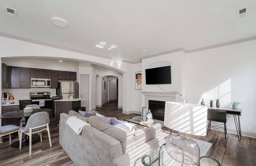 Corryville Apartment | Landing | Beautiful 2BD, Gym, Clubhouse
