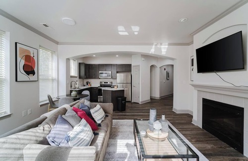 Corryville Apartment | Landing | Beautiful 2BD, Gym, Clubhouse