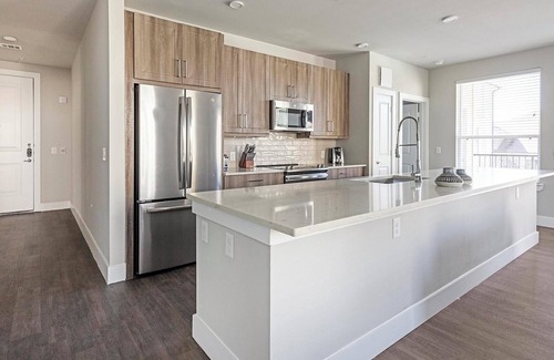 Katy Apartment | Landing | Beautiful 2BD, Clubhouse, Gym