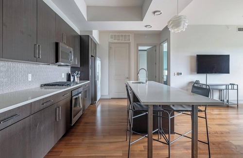Houston Apartment | Landing | Beautiful 2BD, Gym, Tennis Court