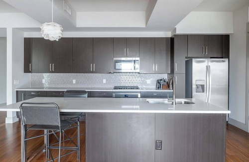 Houston Apartment | Landing | Beautiful 2BD, Gym, Tennis Court