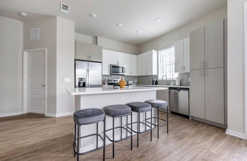 Wimauma Apartment | Landing | Beautiful 2BD, Gym, Pool