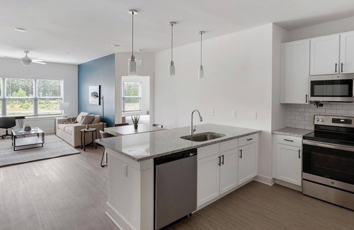 Athens Apartment | Landing | Beautiful 2BD, Gym, Yoga Studio