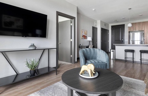 Buda Apartment | Landing | Beautiful 2BD in Brooks Crossing