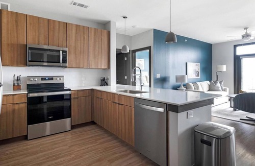 Buda Apartment | Landing | Beautiful 2BD in Brooks Crossing
