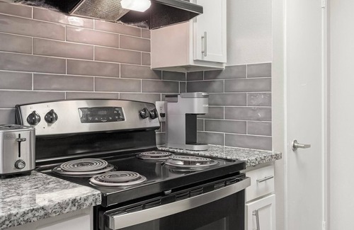 Southside Apartment | Landing | Beautiful Studio, Gym, Clubhouse
