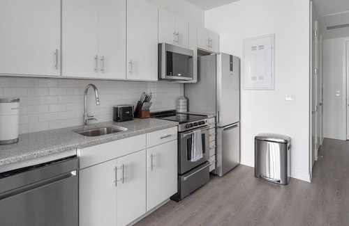 Five Points South Apartment | Landing | Beautiful Studio, Pool, Gym