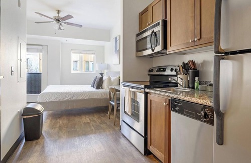 Pearl District Apartment | Landing | Beautiful Studio, Courtyard, Gym