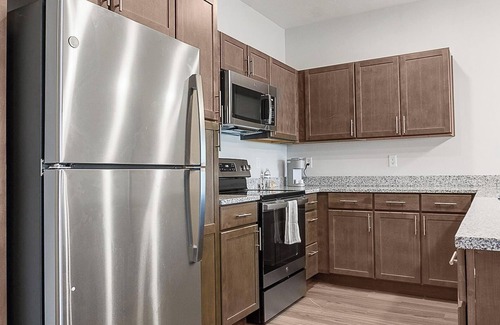 Cartersburg Apartment | Landing | Beautiful 1BD, Courtyard, Gym