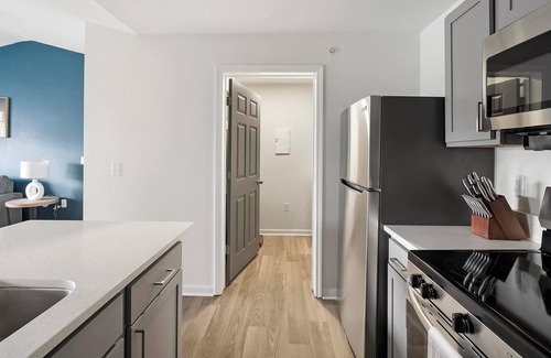 Murfreesboro Apartment | Landing | Beautiful 1BD, Clubhouse, Courtyard