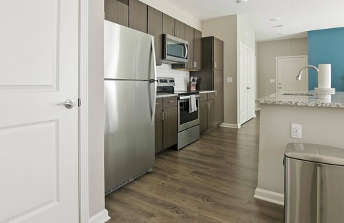 Chesterfield Apartment | Landing | Chic 1BD, Courtyard, Clubhouse