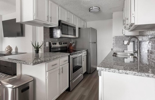 Southside Apartment | Landing | Chic 1BD, Clubhouse, Gym