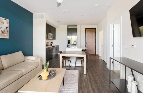 Wetmore Apartment | Landing | Chic 1BD, Clubhouse, Gym