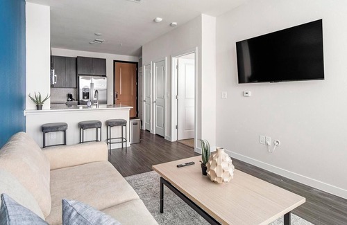 Wetmore Apartment | Landing | Chic 1BD, Clubhouse, Gym