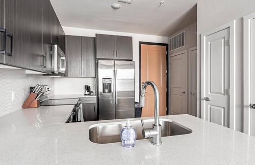 Wetmore Apartment | Landing | Chic 1BD, Clubhouse, Gym