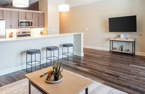 Brady Arts District Apartment | Landing | Chic 1BD, Clubhouse, Rooftop Lounge