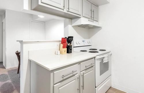 Windsor Park Apartment | Landing | Chic 1BD, Gym
