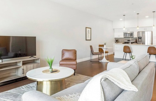 Little Italy Apartment | Landing | Chic 1BD, Gym
