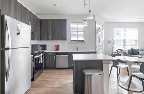 Pflugerville Apartment | Landing | Chic 1BD, Pool, Gym