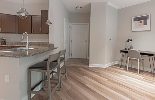 Chillum Apartment | Landing | Chic 1BD, Pool, Gym