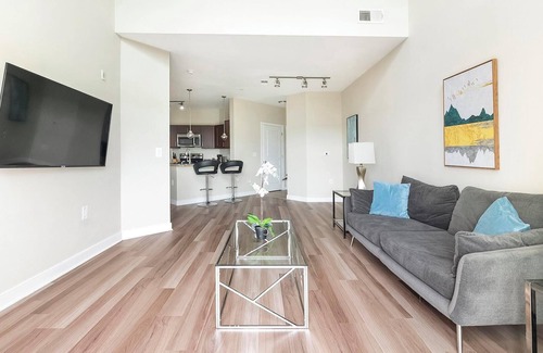 Chillum Apartment | Landing | Chic 1BD, Pool, Clubhouse