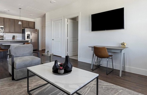 Stone Oak Apartment | Landing | Chic 1BD, Pool, Game Room