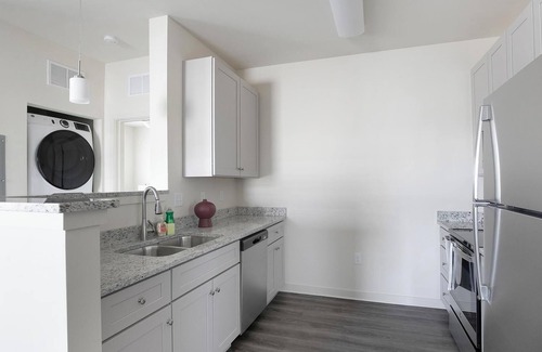 Fort Worth Apartment | Landing | Chic 1BD, Pool, Yoga Studio
