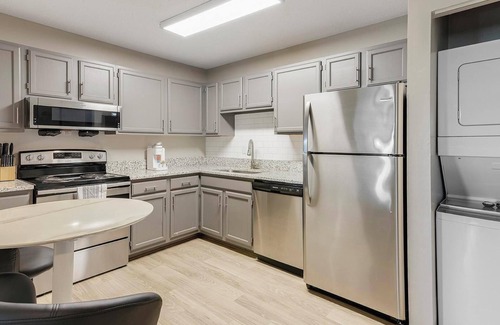 Huntsville Apartment | Landing | Chic 1BD, Pool, Clubhouse