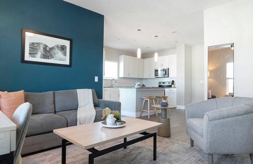 Southeast Orlando Apartment | Landing | Chic 1BD, Pool, Gym