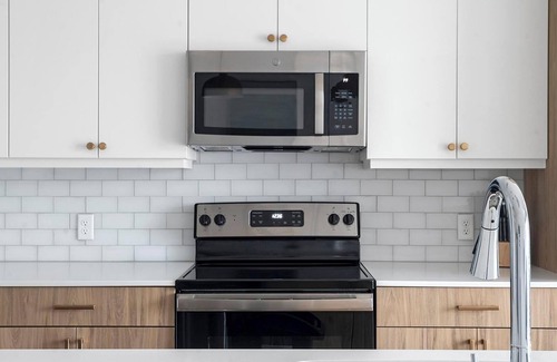 Austin Apartment | Landing | Chic 1BD, Pool, Gym