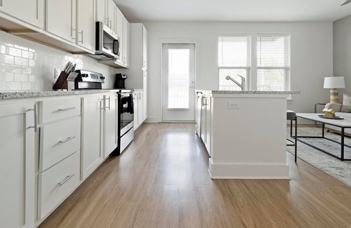 Fort Mill Apartment | Landing | Chic 1BD, Pool, Gym