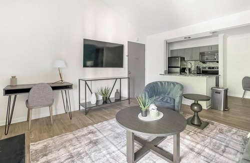 Green Hills Apartment | Landing | Chic 1BD, Pool, Courtyard