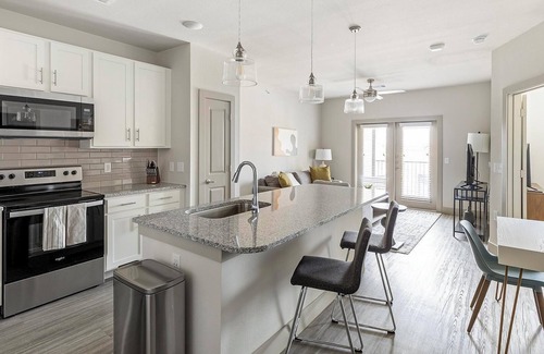 South Arlington Apartment | Landing | Chic 1BD, Clubhouse, Pool