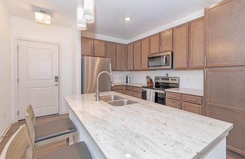 San Marco Apartment | Landing | Chic 1BD, Yoga Studio, Gym