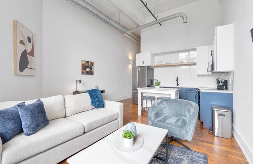 Greenville Apartment | Landing | Chic 1BD, Yoga Studio, Gym