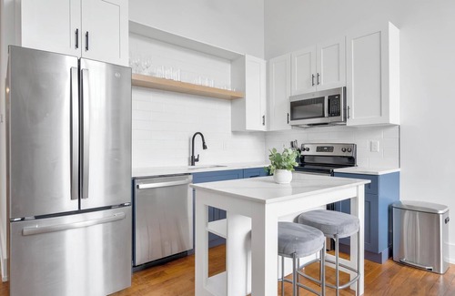 Greenville Apartment | Landing | Chic 1BD, Yoga Studio, Gym