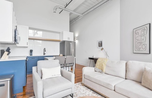 Greenville Apartment | Landing | Chic 1BD, Yoga Studio, Gym