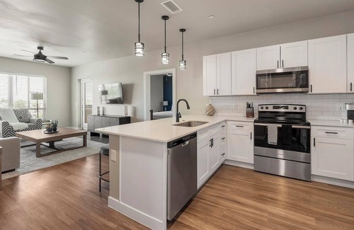 Goodyear Apartment | Landing | Chic 2BD, Clubhouse