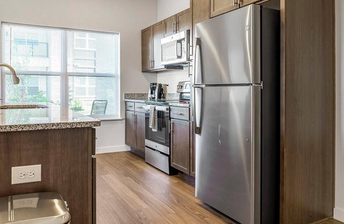 Cartersburg Apartment | Landing | Chic 2BD, Gym, Courtyard