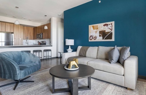 Buda Apartment | Landing | Chic 2BD in Brooks Crossing