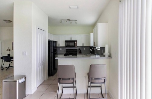 Homestead Apartment | Landing | Chic 3BD, Pool