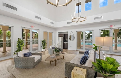 Homestead Apartment | Landing | Chic 3BD, Pool