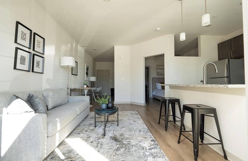 Charlotte Apartment | Landing | Chic Studio, Clubhouse, Pool
