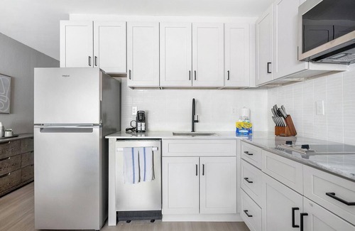 Northeast Raleigh Apartment | Landing | Chic Studio, Pool, Gym