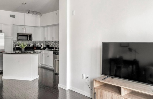 Flagler Village Apartment | Landing | Incredible 2BD, Pool, Gym
