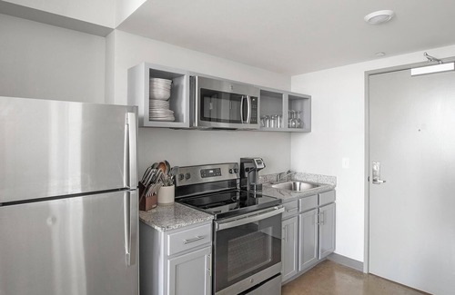 Central City Apartment | Landing | Incredible 1BD, Gym